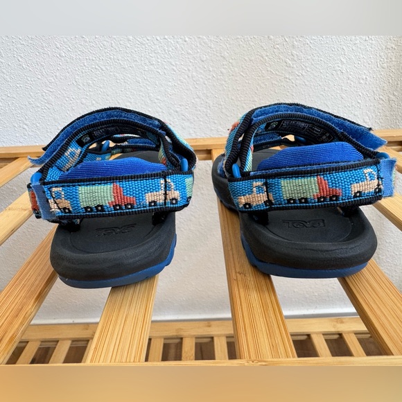 TEVA | Blue Vintage Trucks Toddlers Hurricane XLT 2 Sandals - Picture 5 of 8